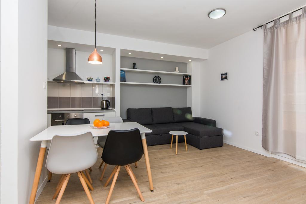 Bell Apartment Zadar Bagian luar foto