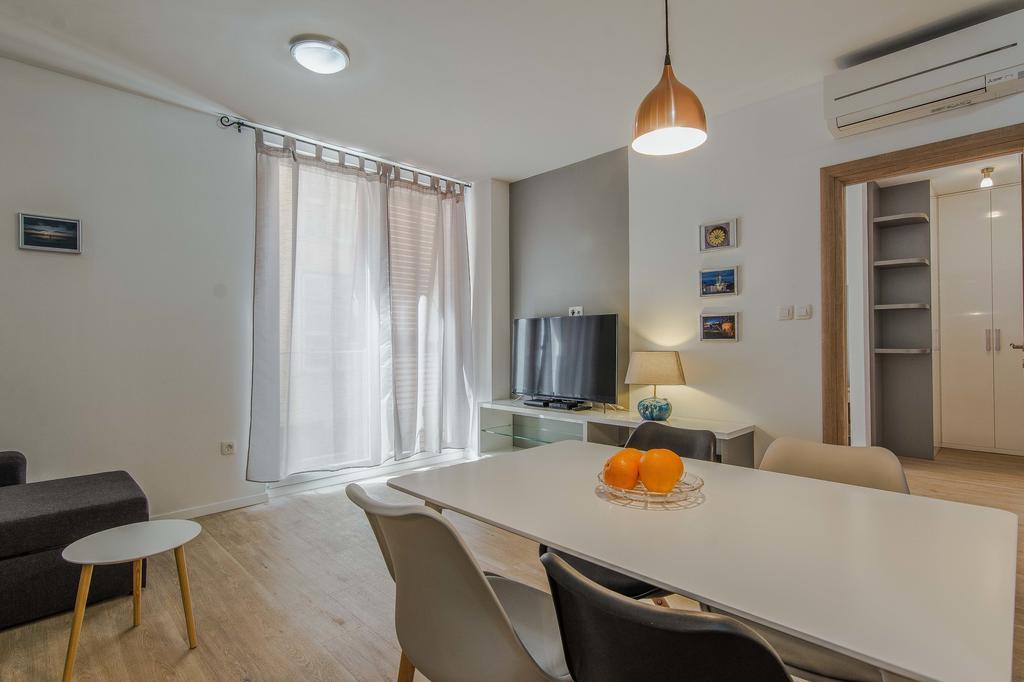 Bell Apartment Zadar Bagian luar foto